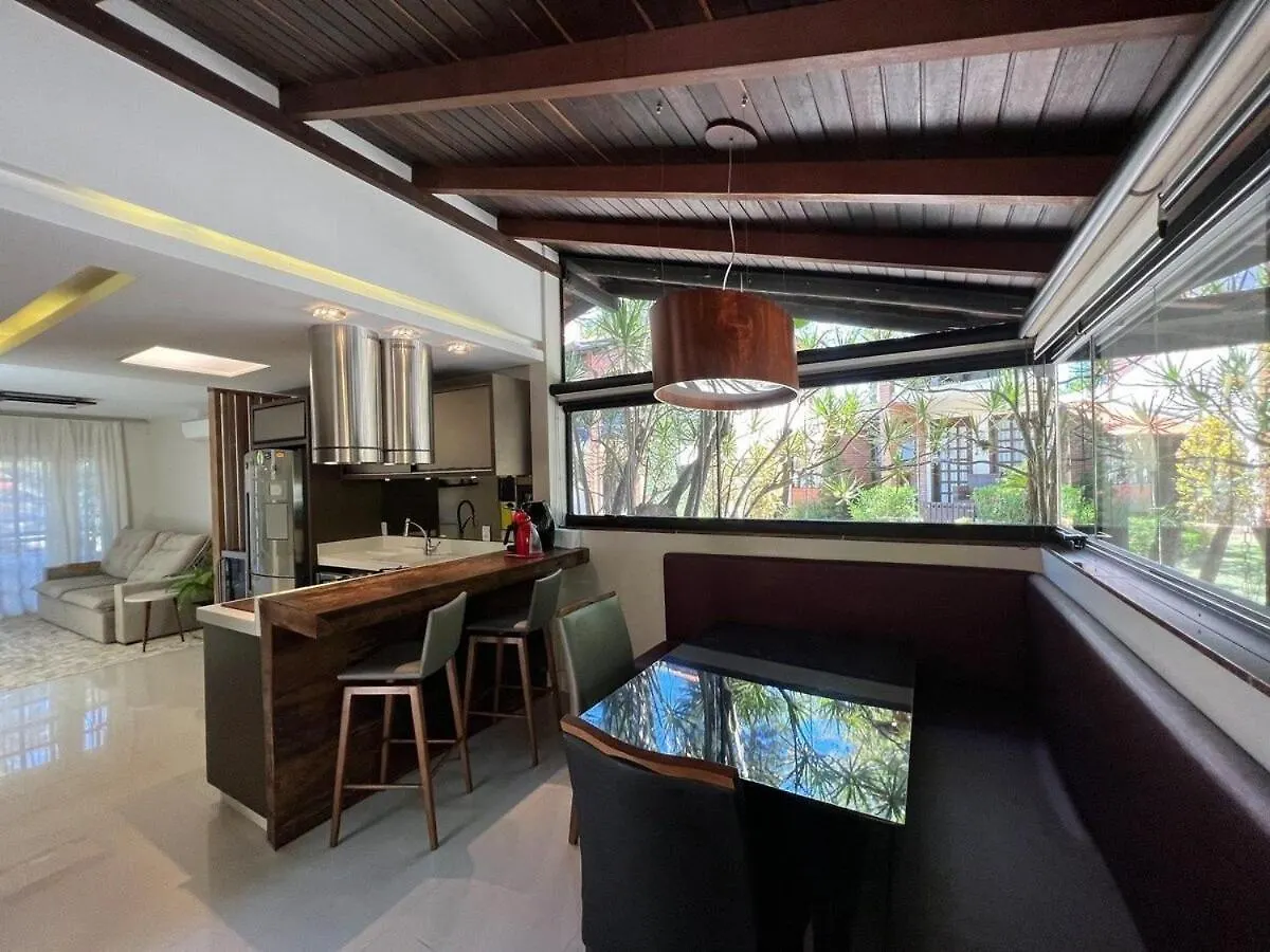 Casa de Férias Casa pé na areia em praia paradisíaca Balneário Camboriú Brasil