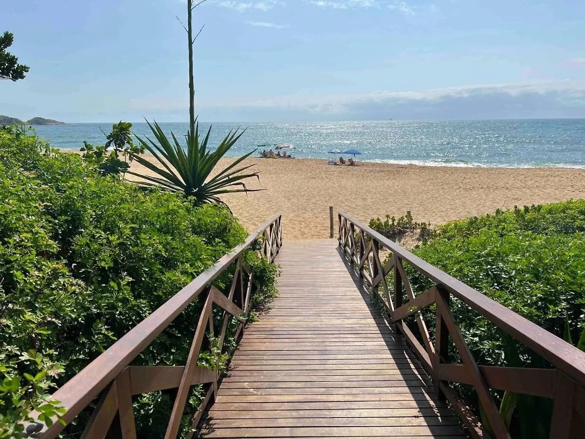 Casa pé na areia em praia paradisíaca Balneário Camboriú Casa de Férias