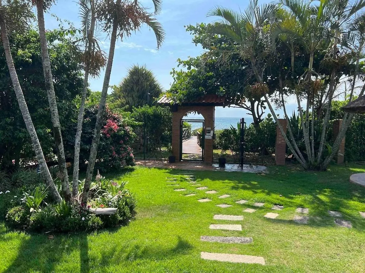 Casa pé na areia em praia paradisíaca Balneário Camboriú Brasil